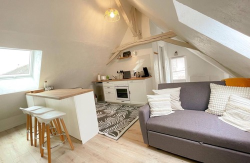 Chambourg-sur-Indre Cottage | Charming Gîte with Private Garden, EV Charger, Near Loire Castles and Loches