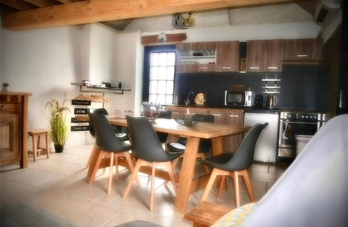 Flines-les-Mortagne Apartment | Charming gîte with air conditioning, parking and terrace near Saint-Amand-les-Eaux
