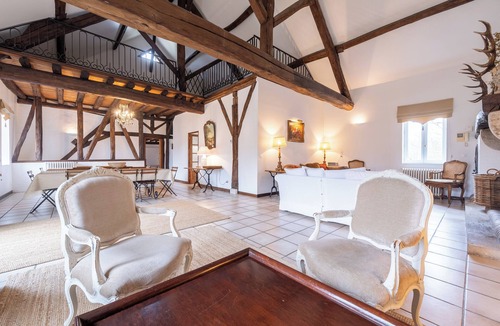 La Houssaye-en-Brie Cottage | Charming gite - 12 p., 18 Km from Disneyland (45 km from Paris)