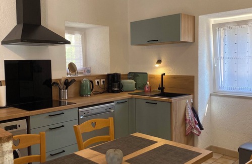 Monflanquin House | Charming gîte for 4 people with view of Monflanquin, swimming pool, peaceful setting