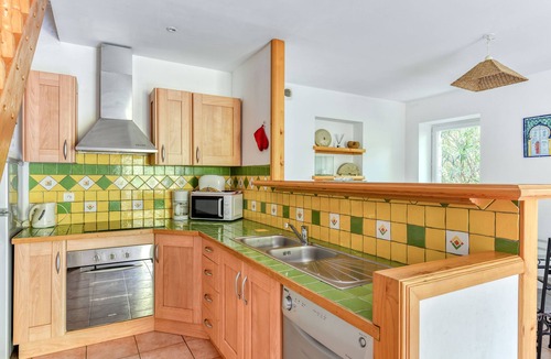 Fabrezan House | Charming gite, heated pool, in a winegrowing estate 30 minutes from the sea.