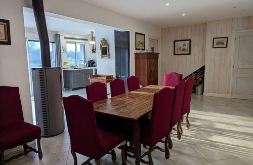 Jouy-le-Potier Cottage | Charming gîte in Sologne with private parking