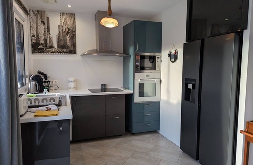 Jouy-le-Potier Cottage | Charming gîte in Sologne with private parking