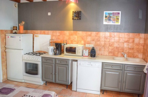 Montresor Cottage | Charming gîte in Montrésor with garden and baby equipment