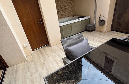 Caux House | Charming gîte with exposed beams and stonework and jacuzzi