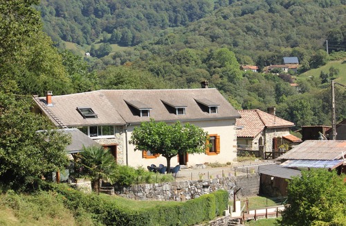 Sengouagnet House | Charming gite with all comforts near the Mourtis resort, WIFI, Fireplace