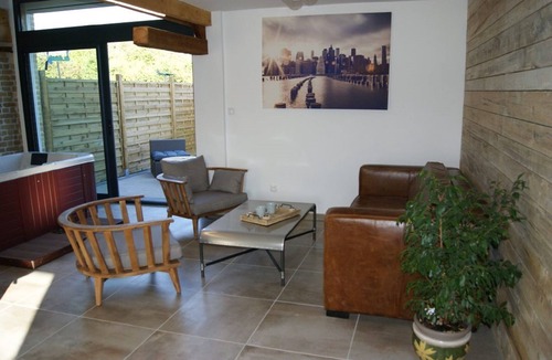 Gravelines Cottage | CHARMING GITE WITH SAUNA AND PRIVATE EARTH SPA