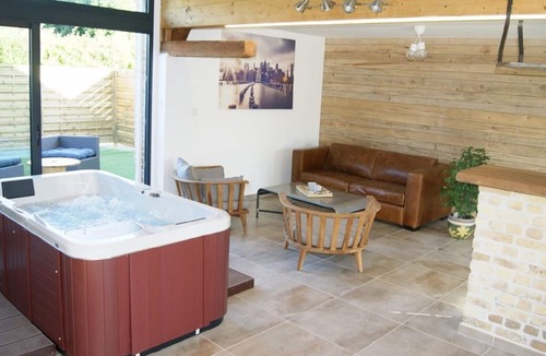 Gravelines Cottage | CHARMING GITE WITH SAUNA AND PRIVATE EARTH SPA