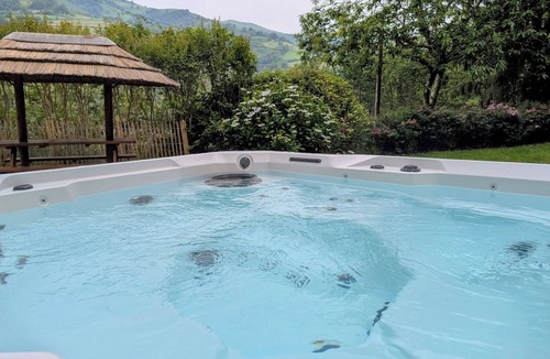 Valcarlos House | Charming gîte with SPA/Jacuzzi Lodge in the Basque Country