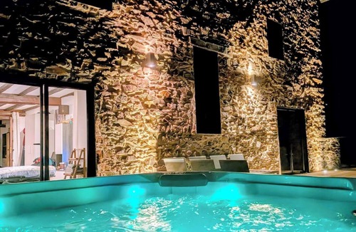 Valcarlos House | Charming gîte with SPA/Jacuzzi Lodge in the Basque Country