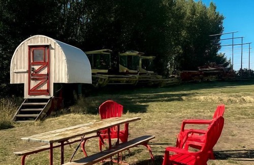 Tetonia House | Charming Glamping Wagon with Mountain Views on Working Ranch near Grand Teton – Tetonia, Idaho