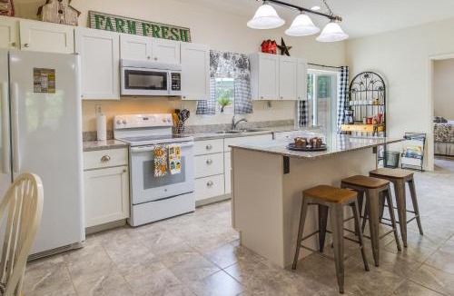 Laurie House | Charming Gravois Mills Escape w/Private Backyard!