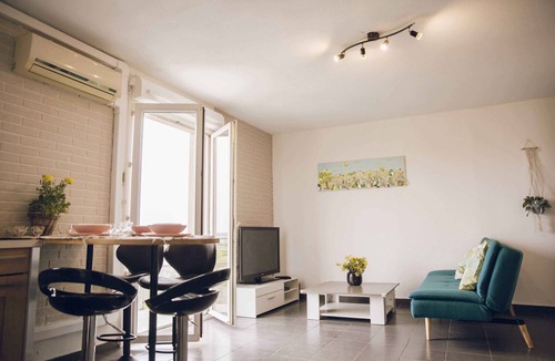 Colomiers Apartment | Charming Green apartment 20 min from Toulouse