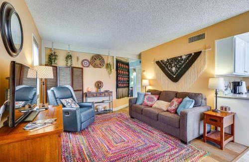 Green Valley House | Charming Green Valley Townhome with Community Pool!