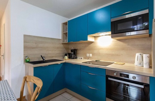 Luz-Saint-Sauveur Apartment | Charming Ground Floor Apartment with Garden, 2BR, Pool & Sauna Access, Luz-Saint-Sauveur