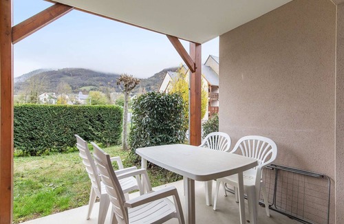 Luz-Saint-Sauveur Apartment | Charming Ground Floor Apartment with Garden, 2BR, Pool & Sauna Access, Luz-Saint-Sauveur
