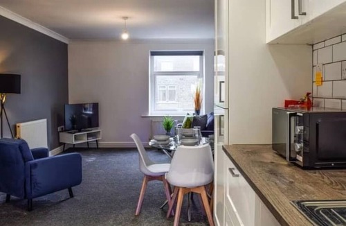 Honley Apartment | Charming Ground-Floor Flat