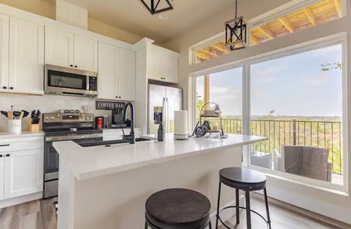 Gruene House | Charming Gruene Riverside Townhomes, Just Steps from Gruene Hall