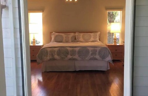 Green Cove Springs House | Charming Guest House on Private 5 Acre Riverfront Estate with DOCK- WEDDINGS