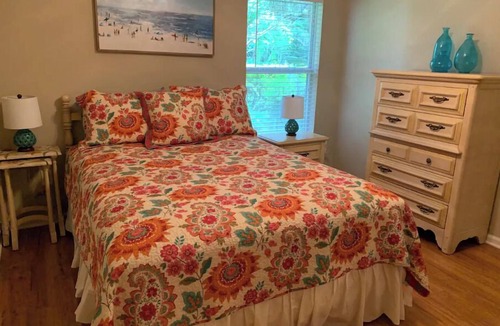 Green Cove Springs House | Charming Guest House on Private 5 Acre Riverfront Estate with DOCK- WEDDINGS