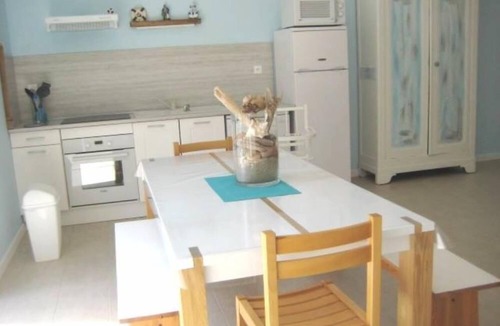 Pomerols Apartment | CHARMING GUEST GARDEN TERRACE SWIMMING POOL, FREE PARKING AND WIFI, BEACHES 8 Km away