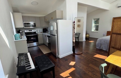 Brentwood House | Charming guest house in wonderful Austin perfect for your next getaway