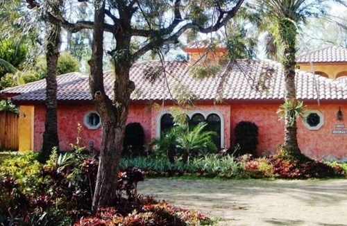 Plantation Cottage | Charming Guest House in Plantation