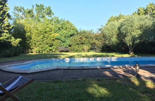 Florentin House | Charming guest room with swimming pool