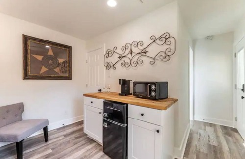 Liberty Hill House | Charming guest studio in the heart of Liberty Hill