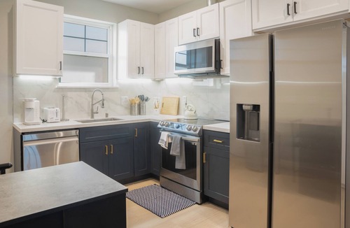 Livermore House | Charming Guest Suite for Two