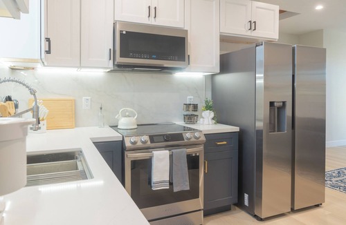 Livermore House | Charming Guest Suite for Two