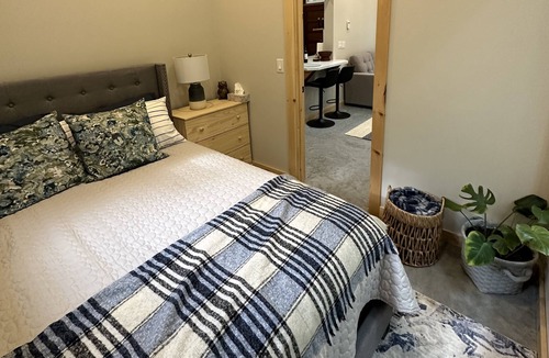 Kearney Cabin | Charming Guesthouse in Kearney