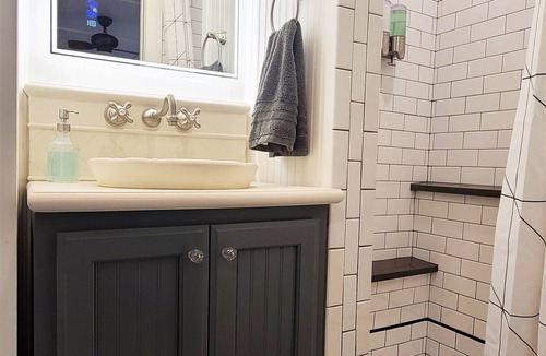 Oakhurst House | Charming Guesthouse in Historic Neighborhood