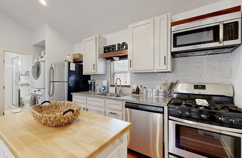 Hancock House | Charming guesthouse with full kitchen, private entrance & fenced patio