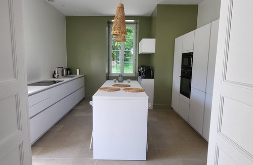 Auriac-sur-Vendinelle House | Charming house in a beautiful wooded park/outbuilding/protected swimming pool