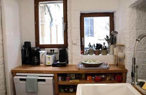 La Charite-sur-Loire House | Charming House at the Foot of the Ramparts in the City Center, Courtyard, Balcony