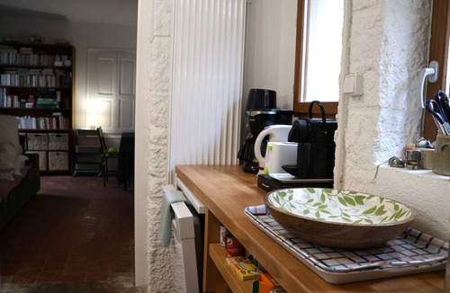La Charite-sur-Loire House | Charming House at the Foot of the Ramparts in the City Center, Courtyard, Balcony