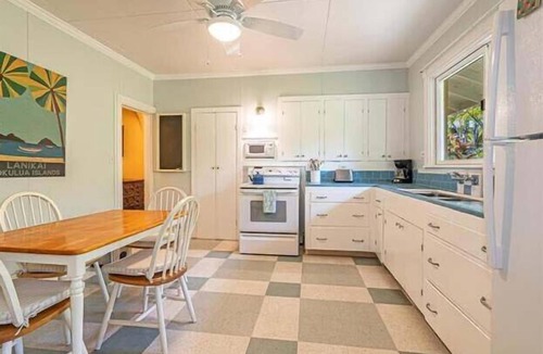 Lanikai Apartment | Charming Hale Mokolea in Lanikai –2BR, 2BA, Full Kitchen