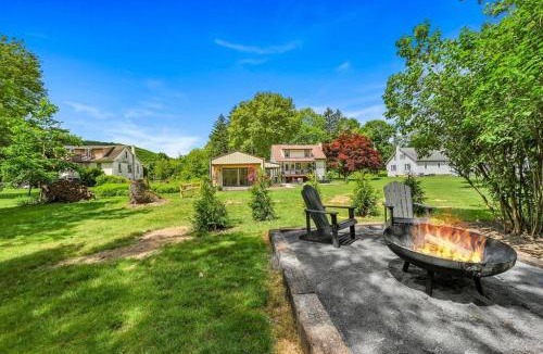 Cumbola Apartment | Charming Hammock by the River