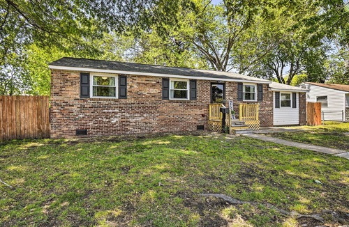 Hampton Cottage | Charming Hampton Home < 2 Mi to Buckroe Beach