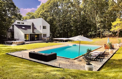 Flanders House | Charming Hampton house