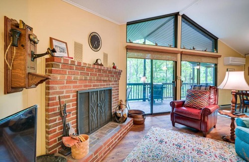 The Woods House | Charming Hedgesville Retreat w/Deck + Fireplace!
