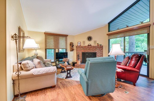 The Woods House | Charming Hedgesville Retreat w/Deck + Fireplace!