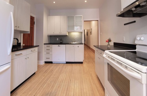Cote-Des-Neiges—Notre-Dame-De-Grace Apartment | Charming Heritage Home in NDG
