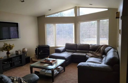 Leeds House | Charming Hideaway Catskill Mountains - Pool/Hottub