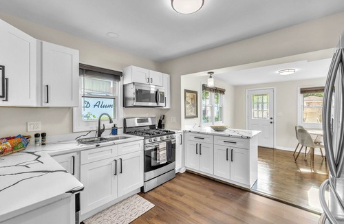 Oak Lawn House | Charming Hideaway near Chicago