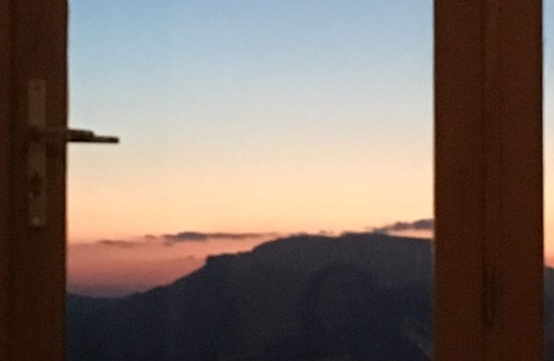 Theus Apartment | Charming high-altitude gite with panoramic view