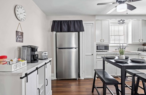 Bonnycastle Apartment | Charming Highlands stay near restaurants and bars!