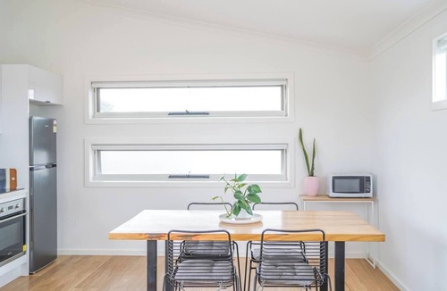 Highton House | Charming Highton Hideaway between CBD and Surf Coast