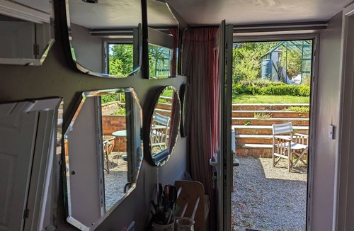 Moreton Cottage | Charming hillside 3 bedroom cottage with sauna